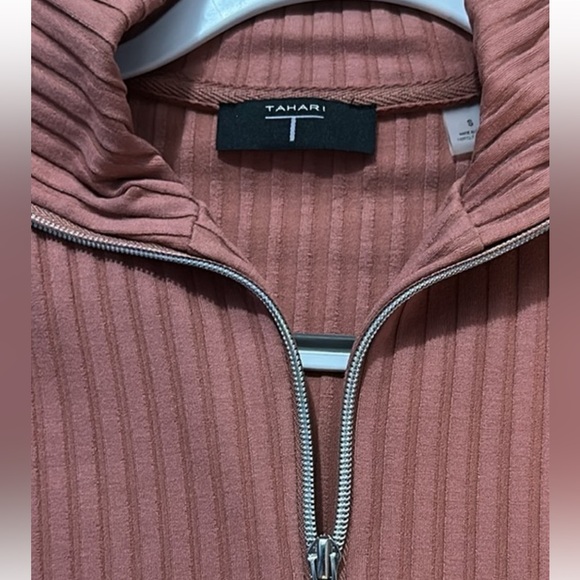 Tahari Ribbed Top - Picture 2 of 3